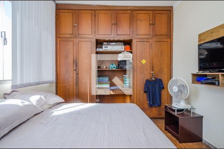 Casa à venda com 500m², 6 quartos e 3 vagas Casa à venda com 500m², 6 quartos e 3 vagasQuarto 1