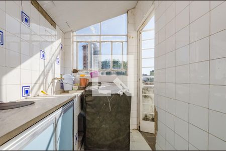 Casa à venda com 500m², 6 quartos e 3 vagas Casa à venda com 500m², 6 quartos e 3 vagasÁrea de Serviço