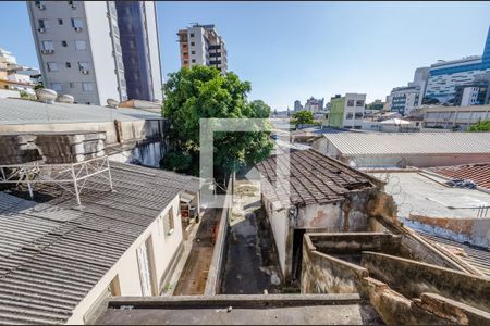 Casa à venda com 500m², 6 quartos e 3 vagas Casa à venda com 500m², 6 quartos e 3 vagasÁrea Externa