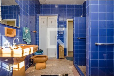 Casa à venda com 500m², 6 quartos e 3 vagas Casa à venda com 500m², 6 quartos e 3 vagasBanheiro