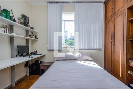 Casa à venda com 500m², 6 quartos e 3 vagas Casa à venda com 500m², 6 quartos e 3 vagasQuarto 1