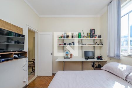 Casa à venda com 500m², 6 quartos e 3 vagas Casa à venda com 500m², 6 quartos e 3 vagasQuarto 1