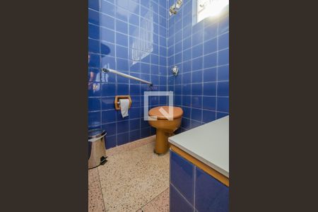 Casa à venda com 500m², 6 quartos e 3 vagas Casa à venda com 500m², 6 quartos e 3 vagasBanheiro