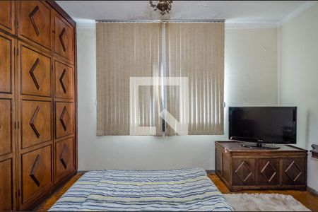 Casa à venda com 500m², 6 quartos e 3 vagas Casa à venda com 500m², 6 quartos e 3 vagasQuarto 2