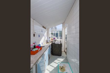 Casa à venda com 500m², 6 quartos e 3 vagas Casa à venda com 500m², 6 quartos e 3 vagasÁrea de Serviço