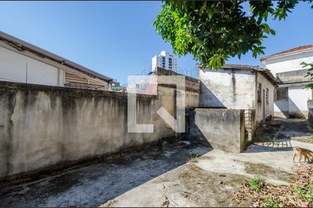 Casa à venda com 500m², 6 quartos e 3 vagas Casa à venda com 500m², 6 quartos e 3 vagasQuintal