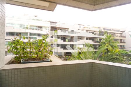 Apartamento para alugar com 196m², 3 quartos e 3 vagasVista da Suíte 2