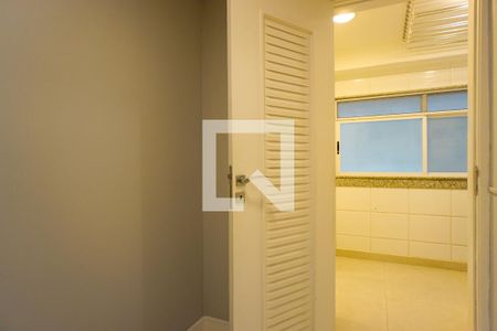 Apartamento para alugar com 196m², 3 quartos e 3 vagasQuarto de Serviço