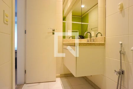Apartamento para alugar com 196m², 3 quartos e 3 vagasBanheiro da Suíte 2