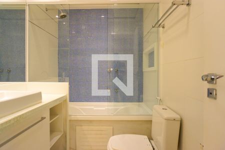 Apartamento para alugar com 196m², 3 quartos e 3 vagasBanheiro da Suíte 1