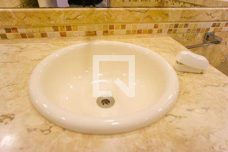 Apartamento para alugar com 196m², 3 quartos e 3 vagasLavabo