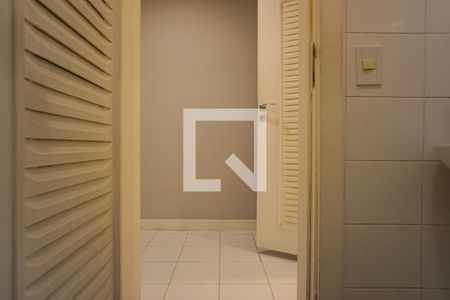 Apartamento para alugar com 196m², 3 quartos e 3 vagasBanheiro de Serviço