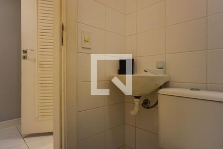 Apartamento para alugar com 196m², 3 quartos e 3 vagasBanheiro de Serviço