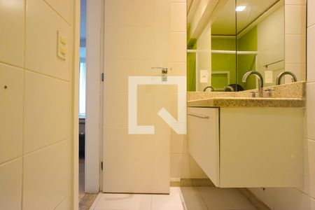 Apartamento para alugar com 196m², 3 quartos e 3 vagasBanheiro da Suíte 2