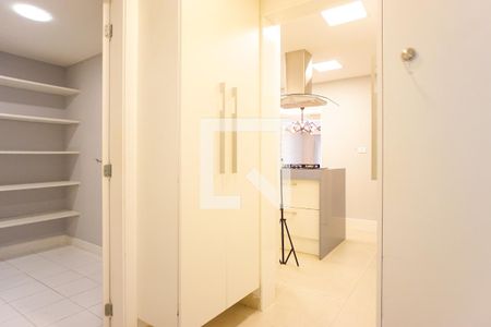 Apartamento para alugar com 196m², 3 quartos e 3 vagasÁrea de Serviço