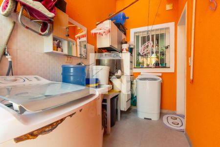 Casa à venda com 90m², 3 quartos e 2 vagas Casa à venda com 90m², 3 quartos e 2 vagasÁrea de serviço