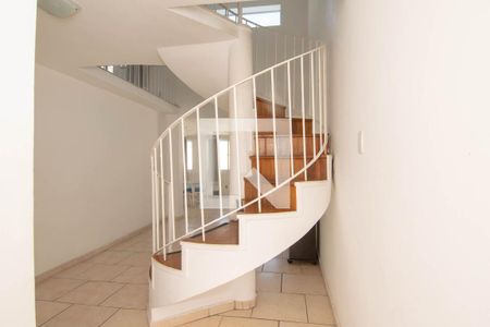 Apartamento à venda com 476m², 5 quartos e 1 vagaescada 3º andar