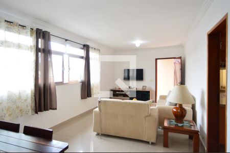 Sala de casa para alugar com 4 quartos, 186m² em Cidade Mãe do Céu, São Paulo