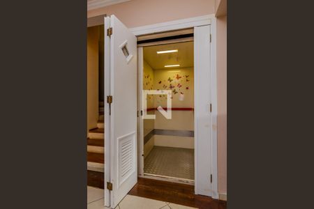 Elevador de casa à venda com 6 quartos, 340m² em Jardim Botânico, Porto Alegre