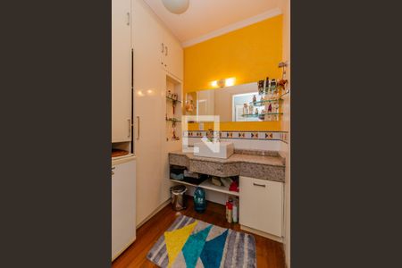 Casa à venda com 340m², 6 quartos e 7 vagasBanheiro do Quarto 1