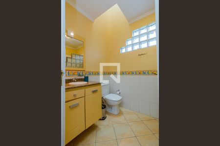 Casa à venda com 340m², 6 quartos e 7 vagasBanheiro social 2