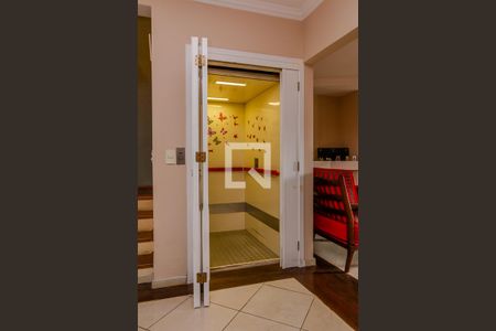 Casa à venda com 340m², 6 quartos e 7 vagasElevador