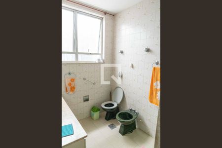 Casa à venda com 380m², 3 quartos e 2 vagasBanheiro da Suíte 1