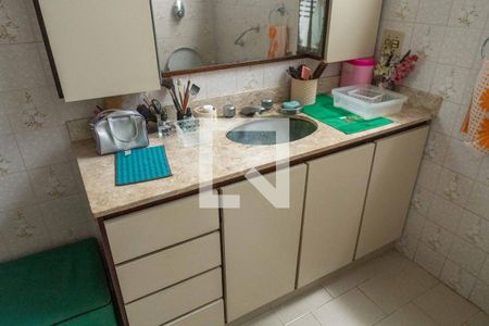 Casa à venda com 380m², 3 quartos e 2 vagasBanheiro da Suíte 1