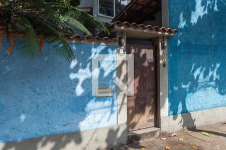 Casa à venda com 380m², 3 quartos e 2 vagasFachada