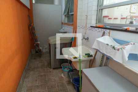 Casa à venda com 380m², 3 quartos e 2 vagasÁrea de Serviço