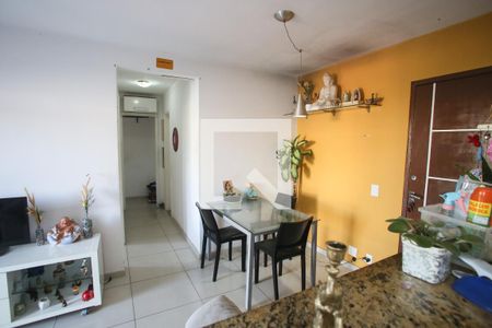 Sala de apartamento para alugar com 2 quartos, 53m² em Pechincha, Rio de Janeiro