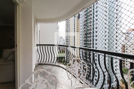Varanda  de apartamento para alugar com 3 quartos, 106m² em Indianópolis, São Paulo
