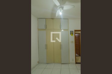 Apartamento para alugar com 100m², 3 quartos e sem vagaQuarto 3 - Armários