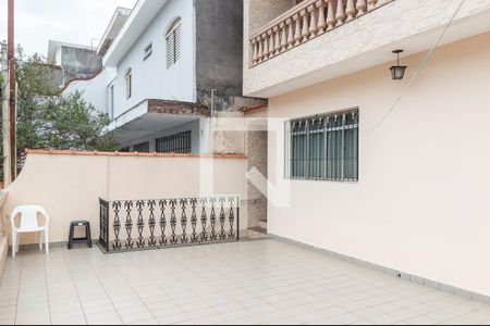 Casa à venda com 143m², 2 quartos e 3 vagas Casa à venda com 143m², 2 quartos e 3 vagasQuintal