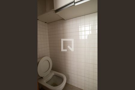 Apartamento para alugar com 90m², 2 quartos e 2 vagasBanheiro da Área de Serviço