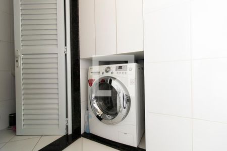 Apartamento à venda com 90m², 3 quartos e 1 vaga Apartamento à venda com 90m², 3 quartos e 1 vagaLavanderia