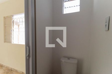 Casa de condomínio para alugar com 29m², 1 quarto e sem vagaBanheiro