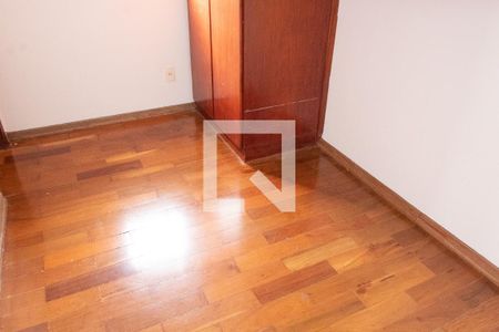 Apartamento à venda com 296m², 4 quartos e 3 vagas Apartamento à venda com 296m², 4 quartos e 3 vagasQUARTO DA ÁREA DE SERVIÇO