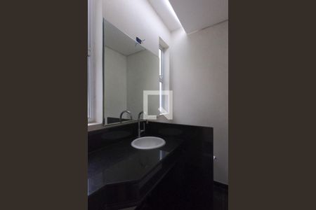 Casa à venda com 4 quartos, 360m² em Jardim Leonor, São Paulo