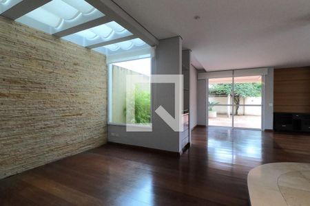 Casa à venda com 4 quartos, 360m² em Jardim Leonor, São Paulo