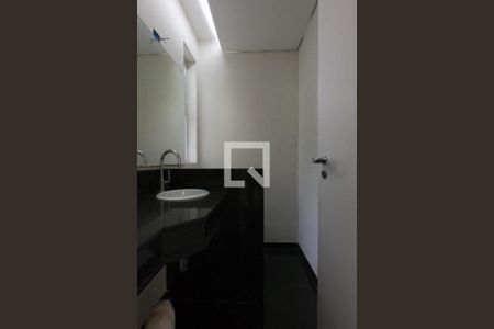 Casa à venda com 4 quartos, 360m² em Jardim Leonor, São Paulo