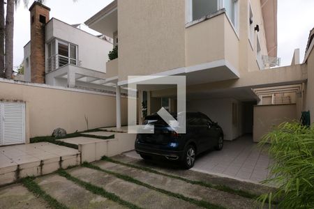 Casa para alugar com 360m², 4 quartos e 4 vagas