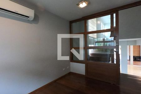 Casa para alugar com 360m², 4 quartos e 4 vagas