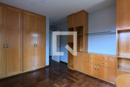 Casa para alugar com 360m², 4 quartos e 4 vagas