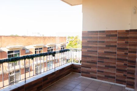 Sacada de apartamento para alugar com 3 quartos, 300m² em Centro, Nilópolis