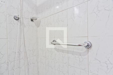 Casa à venda com 180m², 4 quartos e 2 vagasBanheiro 2
