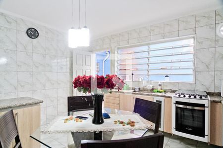 Casa à venda com 180m², 4 quartos e 2 vagasCozinha