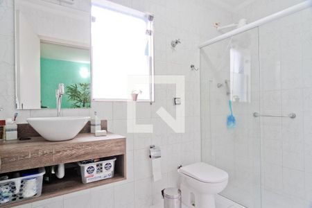Casa à venda com 180m², 4 quartos e 2 vagasBanheiro 1