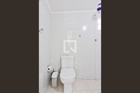Casa à venda com 180m², 4 quartos e 2 vagasEdícula - banheiro