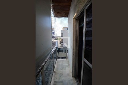 Apartamento à venda com 180m², 4 quartos e 3 vagasVista do quarto 2